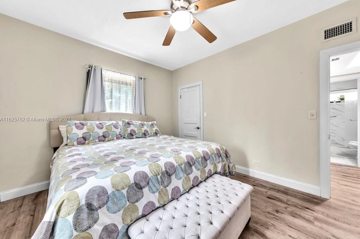 130 127th St, Miami FL 33161-5177 exterior