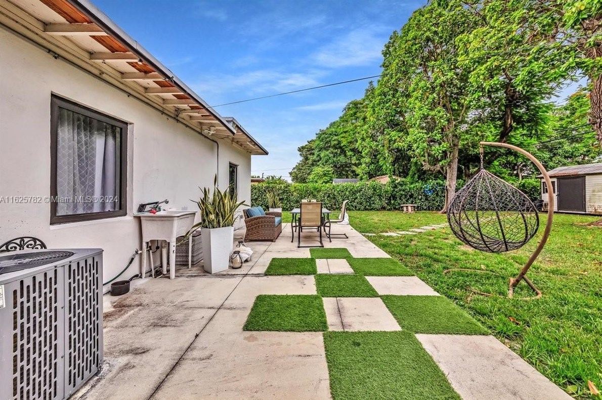 130 127th St, Miami FL 33161-5177 exterior