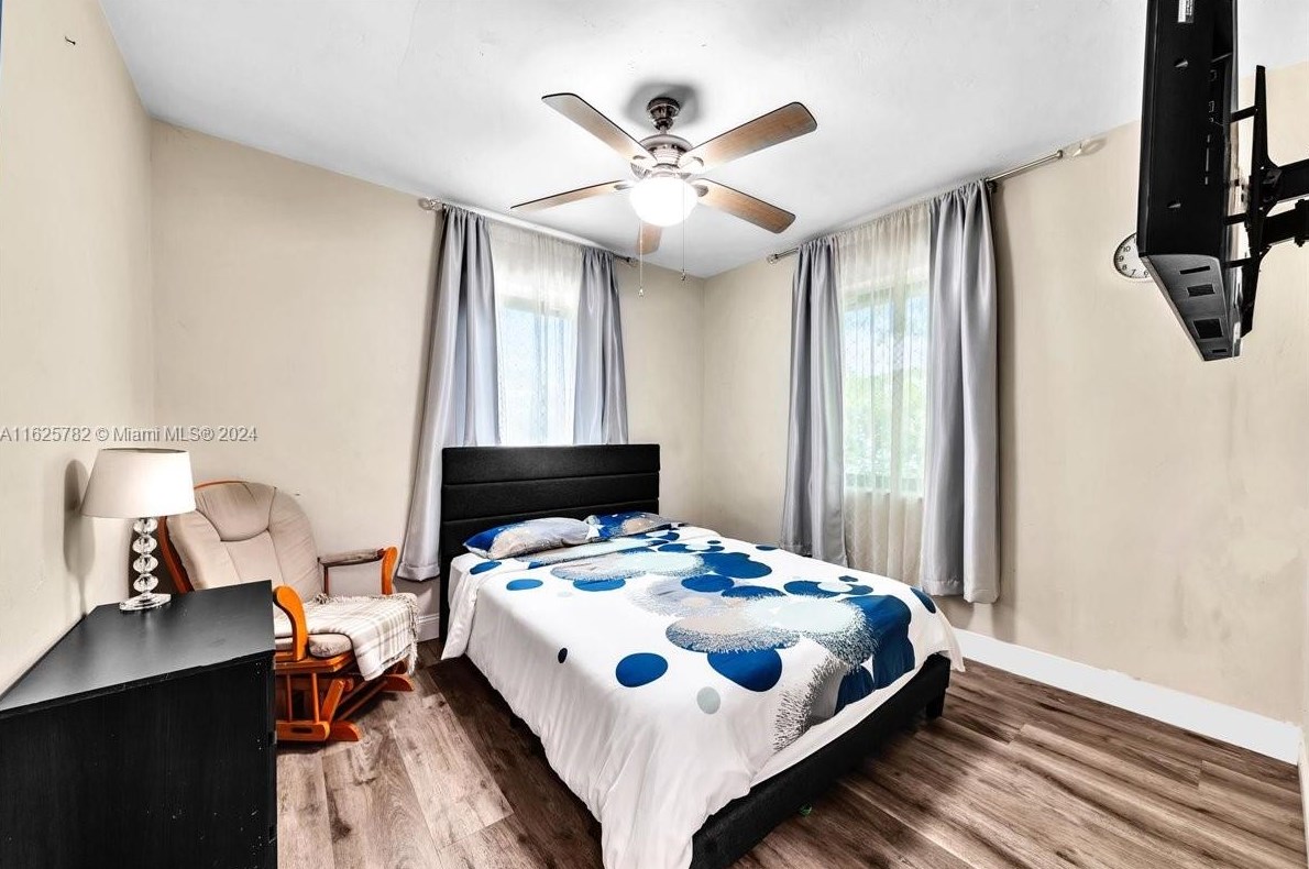 130 127th St, Miami FL 33161-5177 exterior