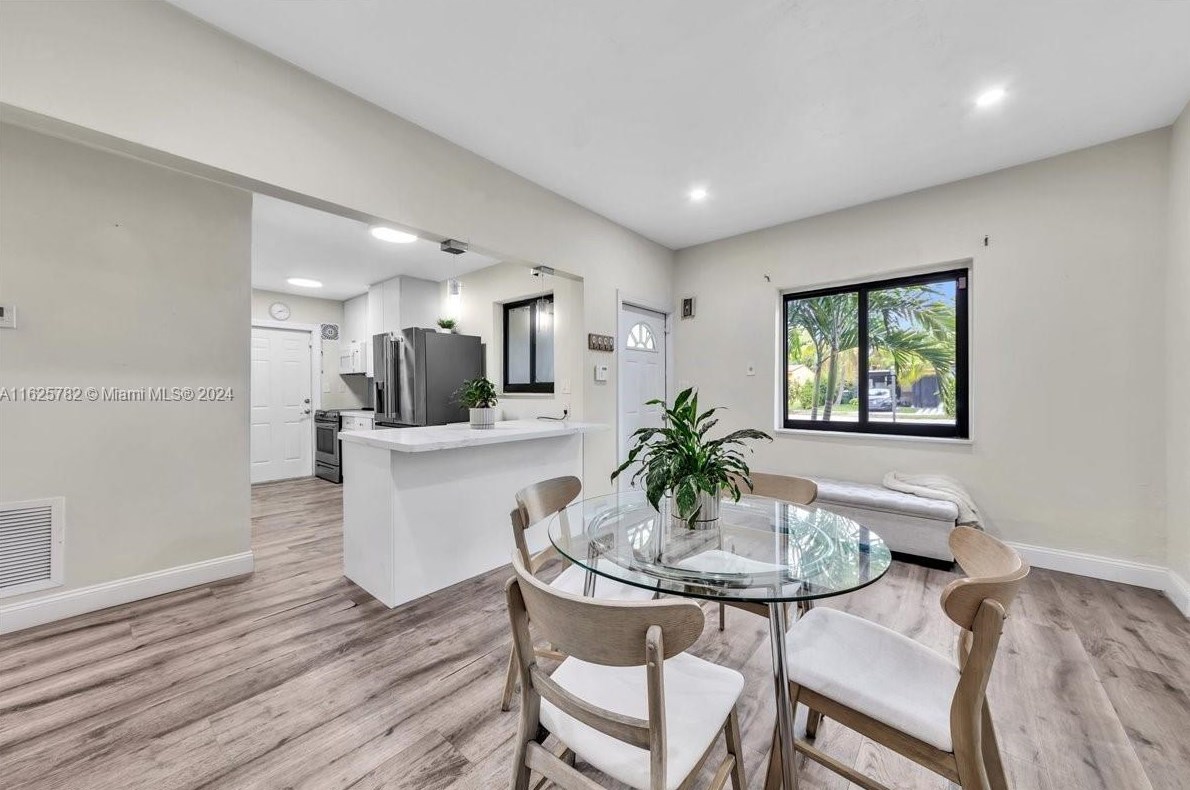 130 127th St, Miami FL 33161-5177 exterior