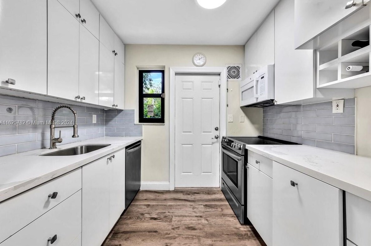 130 127th St, Miami FL 33161-5177 exterior