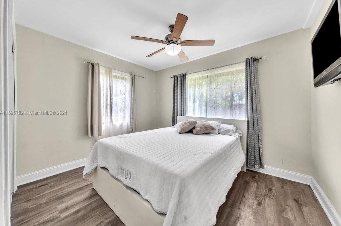 130 127th St, Miami FL 33161-5177 exterior