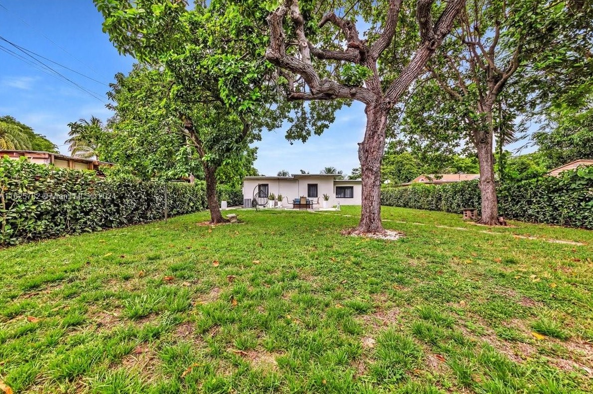 130 127th St, Miami FL 33161-5177 exterior