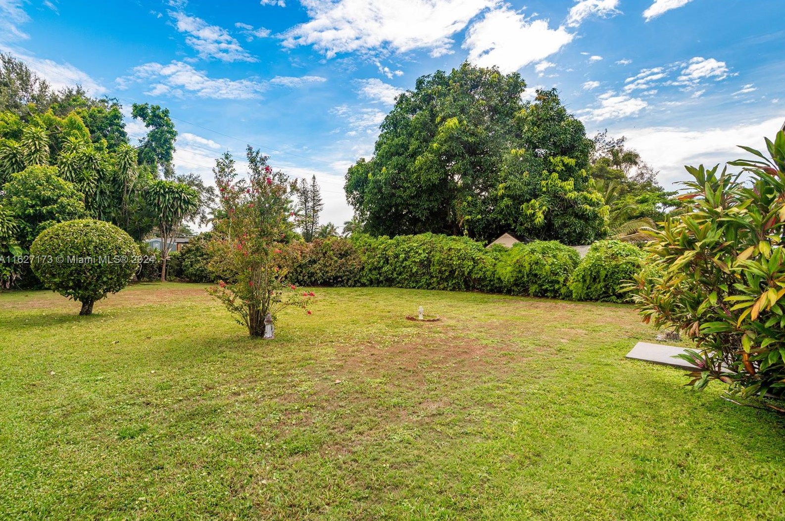 275 115 St, Miami FL 33161-6353 exterior