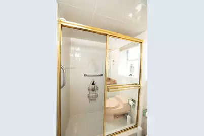6039 Collins Ave #1728, Miami Beach, FL 33140 - Photo 9
