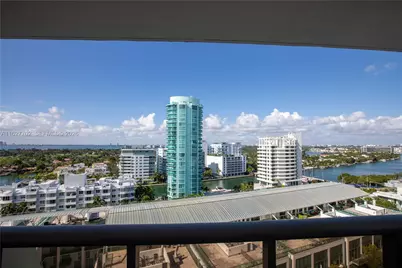 6039 Collins Ave #1728, Miami Beach, FL 33140 - Photo 3
