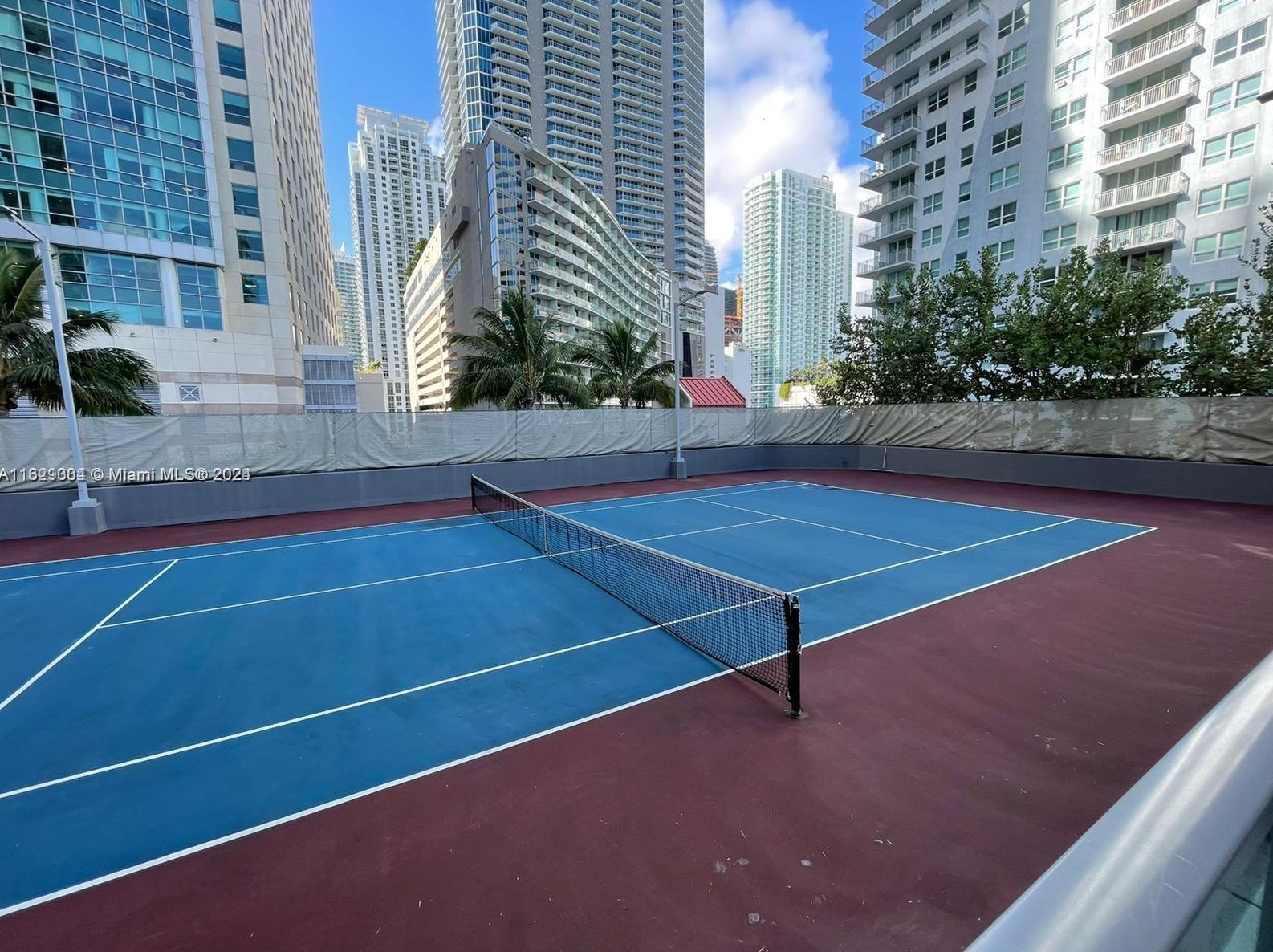 1155 Brickell Bay Dr, Miami FL  33131-2983 exterior