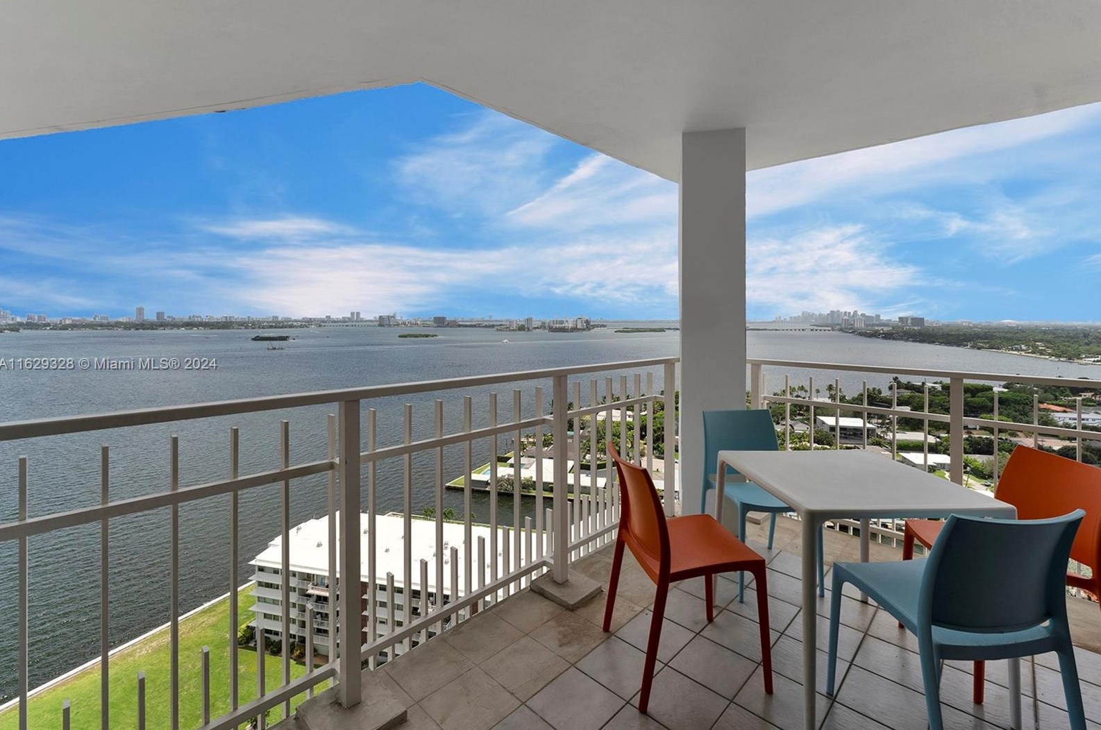 4000 Towerside Ter, Miami FL  33138-2229 exterior