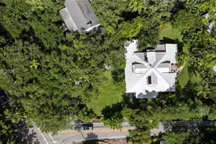 1701 S Bayshore Dr, Miami, FL 33133 - Photo 3