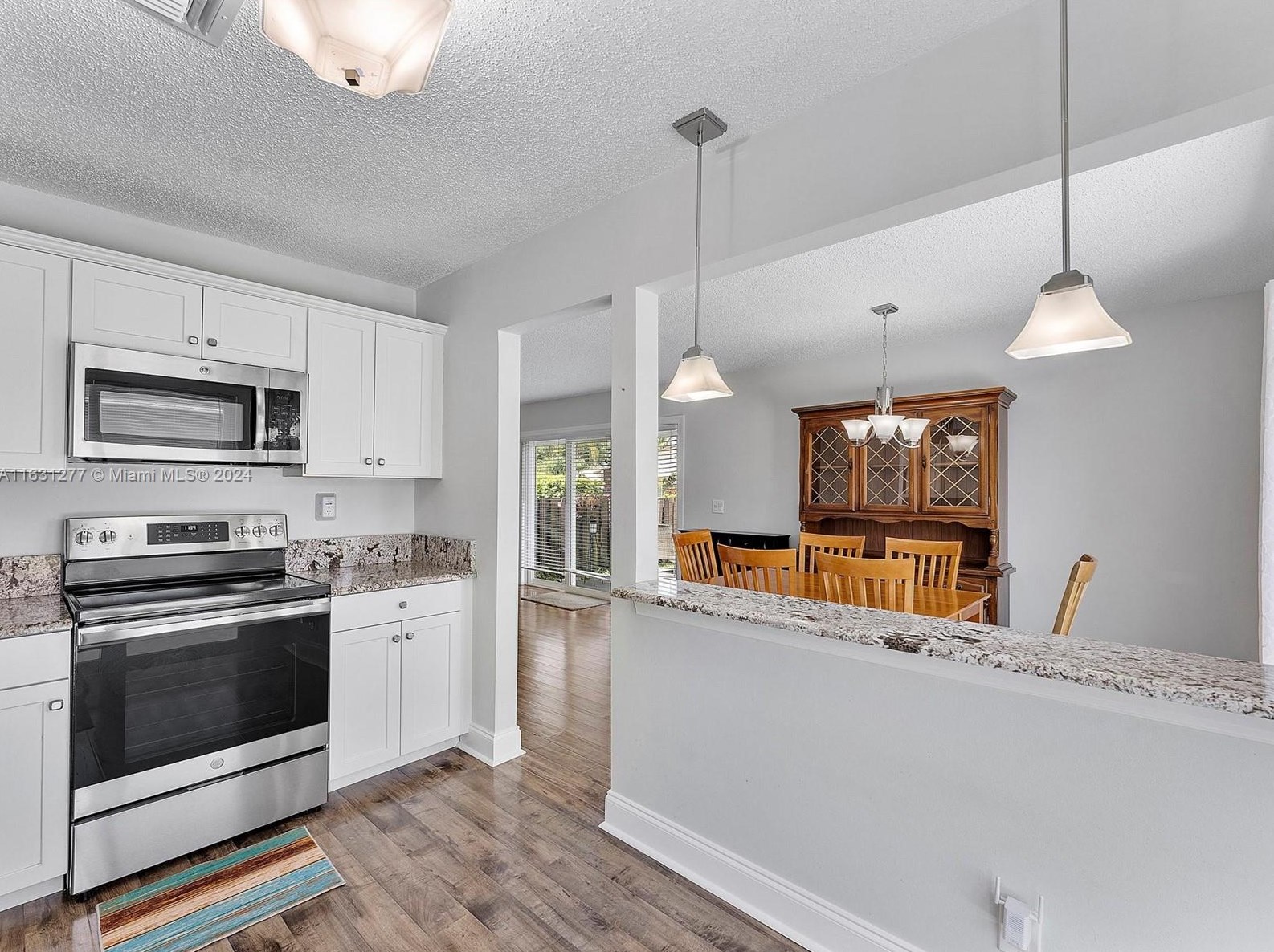 5429 Mirror Lakes Blvd, Boynton Beach FL  33472-1216 exterior