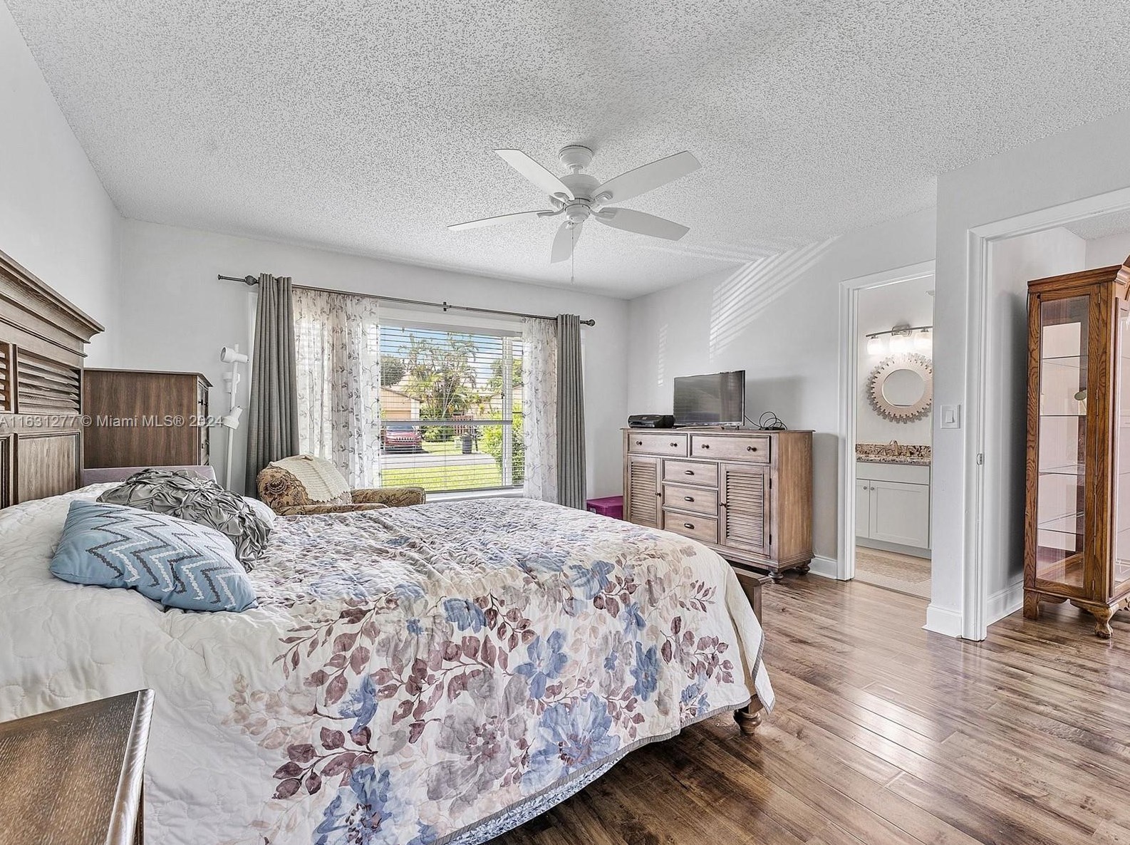 5429 Mirror Lakes Blvd, Boynton Beach FL  33472-1216 exterior