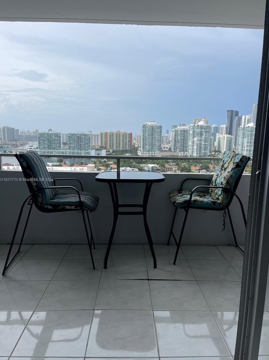 500 Bayview Dr, Miami FL 33160-4710 exterior