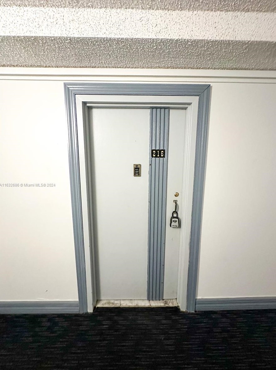 17011 Bay Rd, Miami FL 33160-3685 exterior