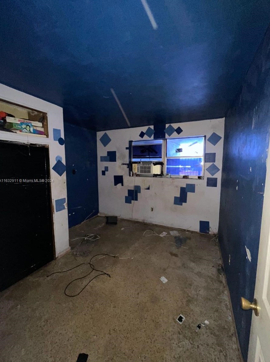 1560 154 St, Miami FL 33054-2930 exterior