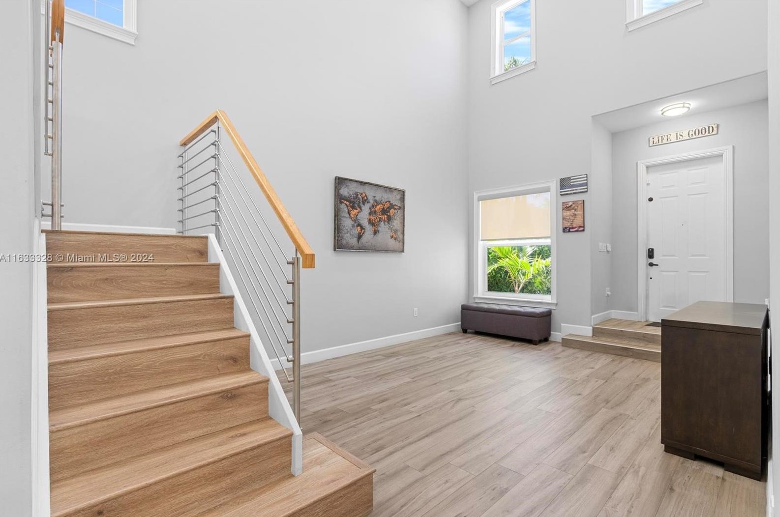 3227 212th St, Miami FL 33056-1014 exterior