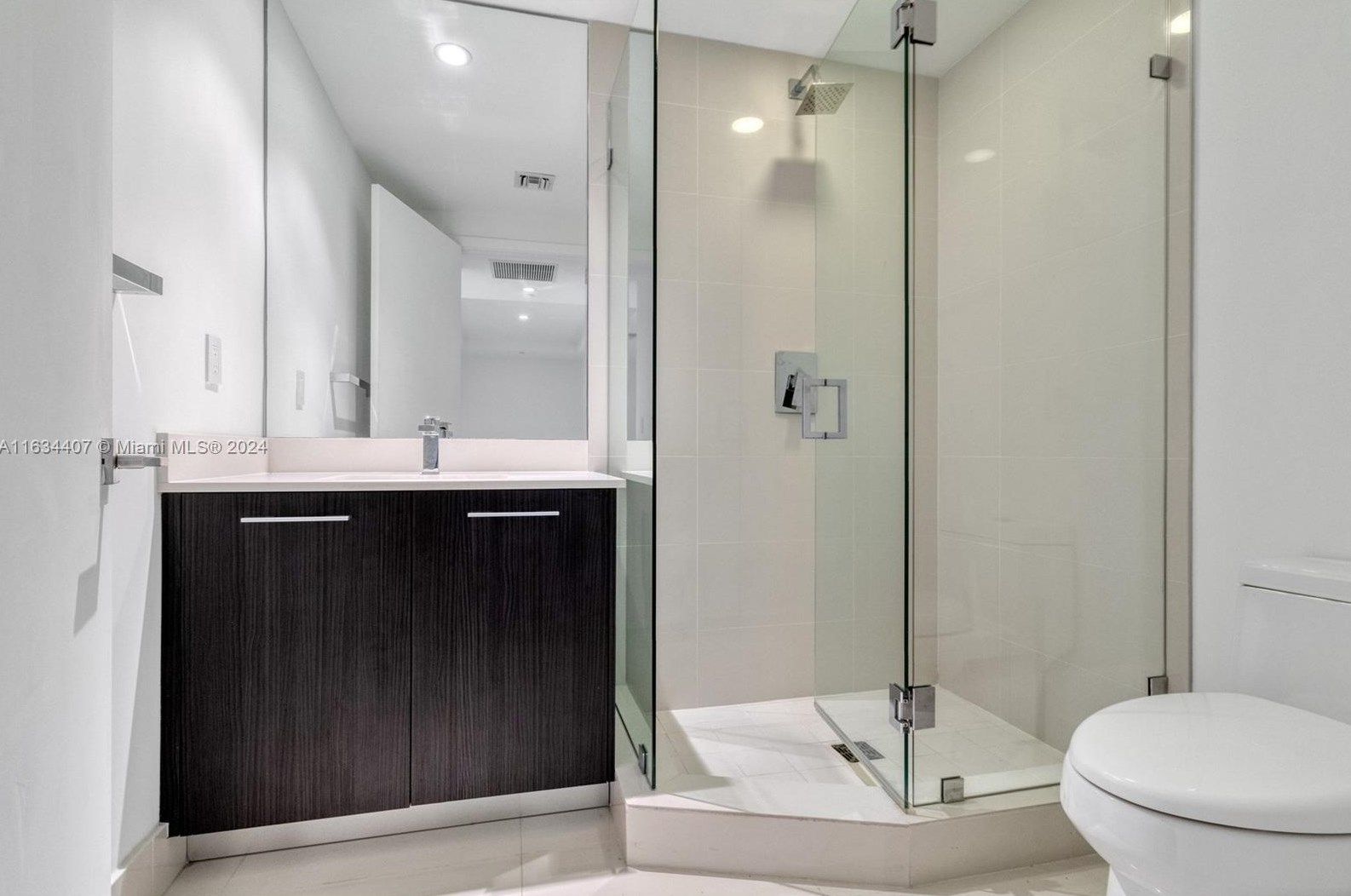 45 9th St, Miami FL  33132-1714 exterior