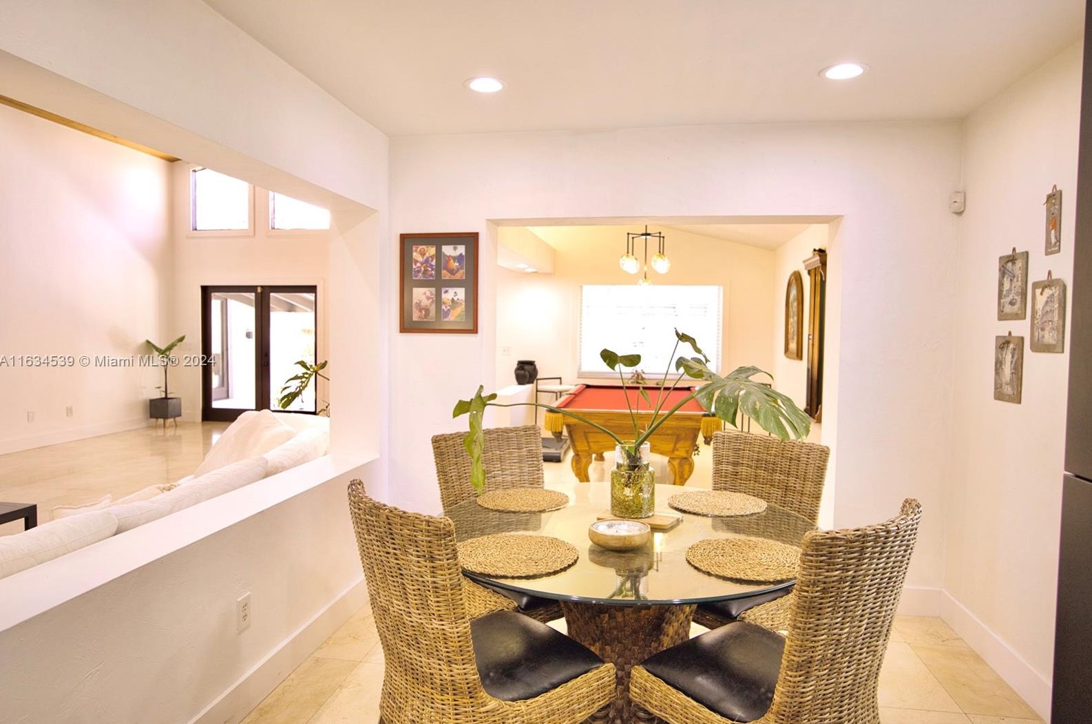 1860 124 St, Miami FL 33181-2613 exterior