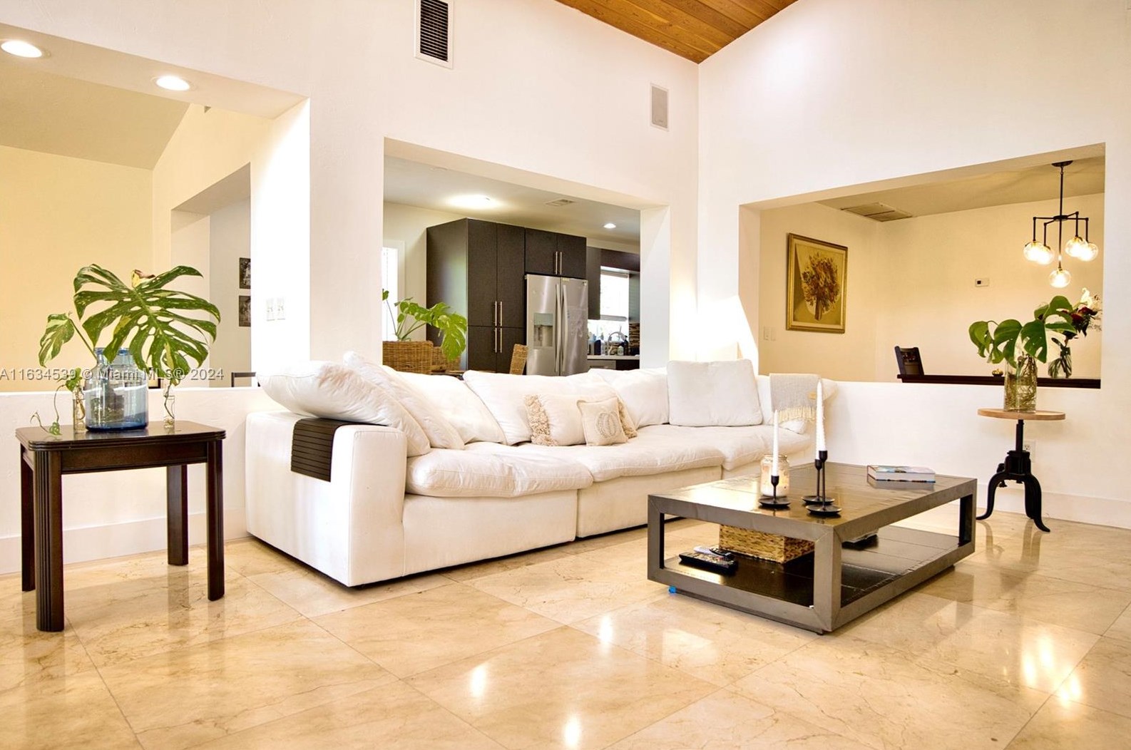 1860 124 St, Miami FL 33181-2613 exterior