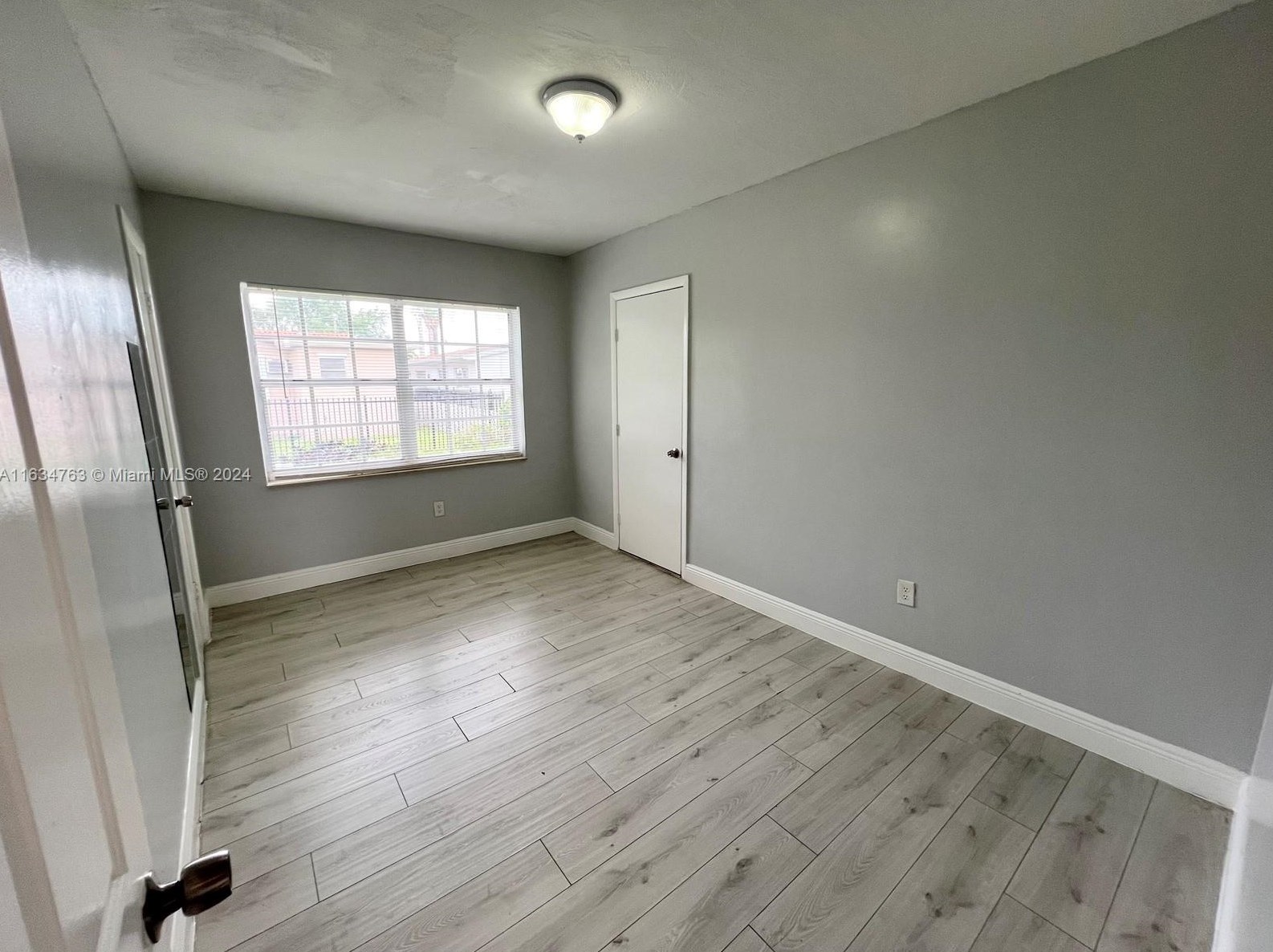 1620 42 St, Miami FL 33142-4881 exterior