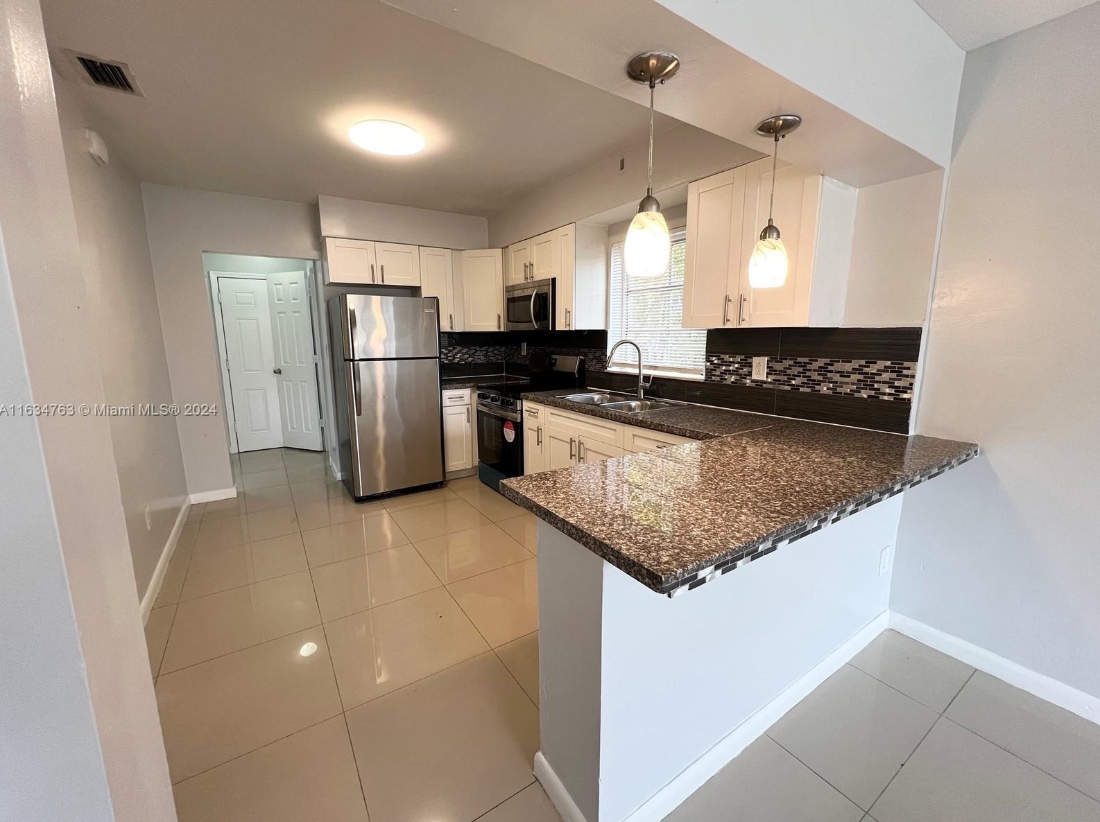 1620 42 St, Miami FL 33142-4881 exterior