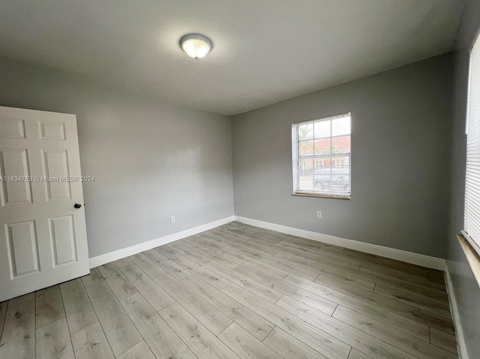 1620 42 St, Miami FL 33142-4881 exterior