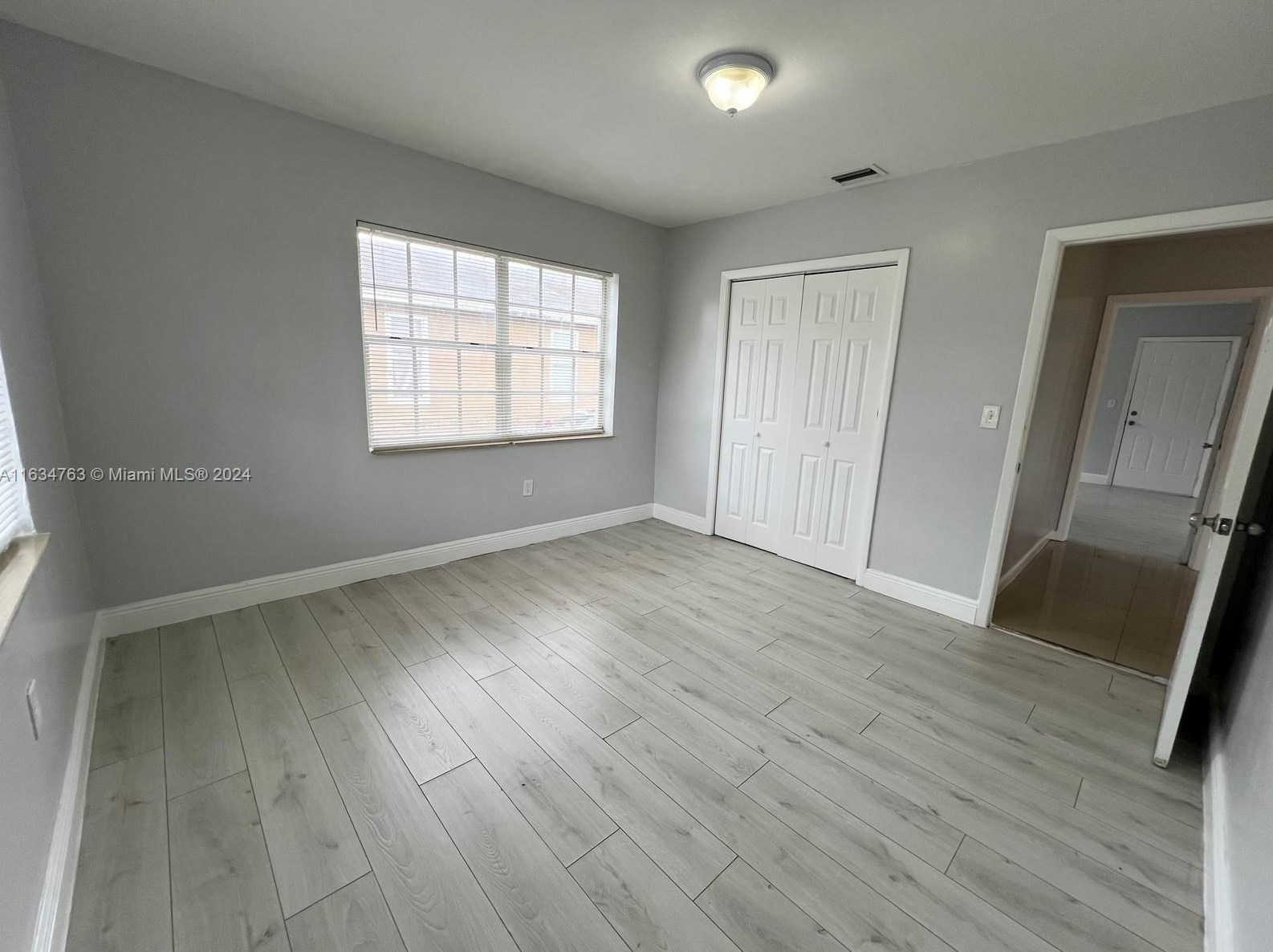 1620 42 St, Miami FL 33142-4881 exterior