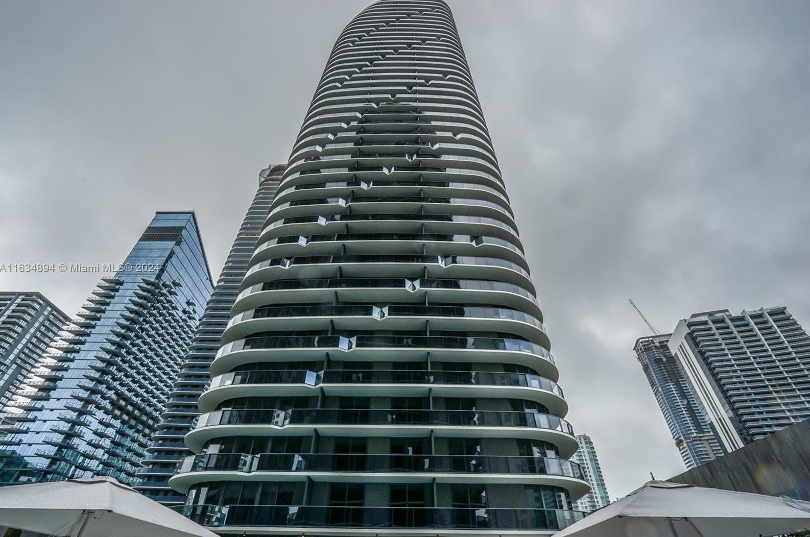 55 9th St, Miami FL 33132-1714 exterior