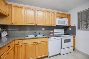 4525 W 20th Ave, Hialeah, FL 33012 - Photo 17