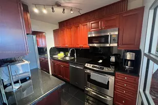 100 Lincoln Rd, Miami Beach, FL 33139 - Photo 13