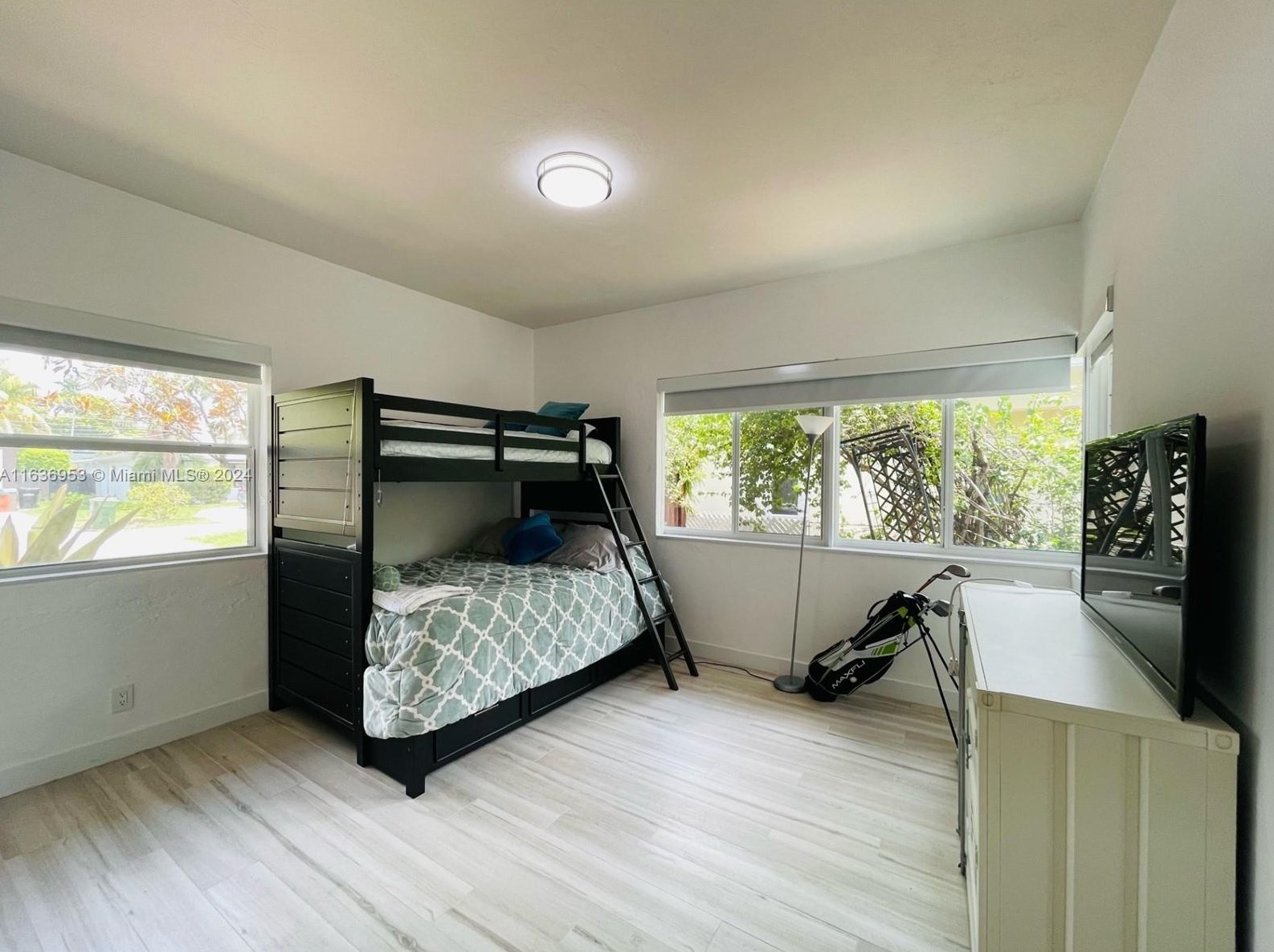 2130 124th St, Miami FL  33167-2022 exterior