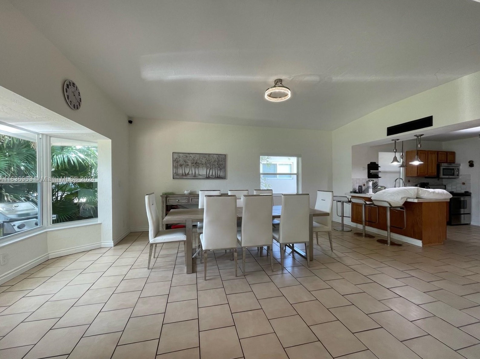 2130 124th St, Miami FL  33167-2022 exterior