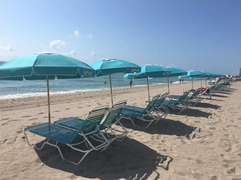 2501 Ocean Dr, Hollywood FL 33019-2699 exterior