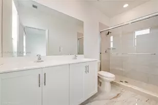 28725 SW 133rd Ct, Homestead, FL 33033 - Photo 9