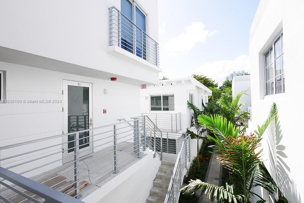 643 Jefferson Ave, Miami Beach FL  33139-8519 exterior