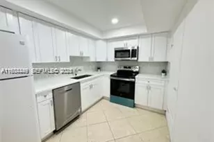 400 Kings Point Dr, Sunny Isles Beach, FL 33160 - Photo 23