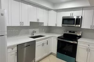 400 Kings Point Dr, Sunny Isles Beach, FL 33160 - Photo 27