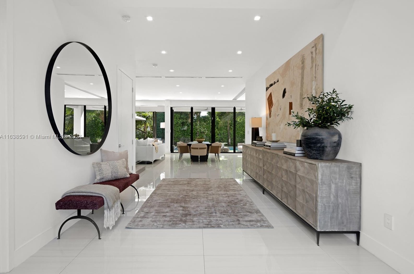 4489 Michigan Ave, Miami Beach FL  33139-6013 exterior