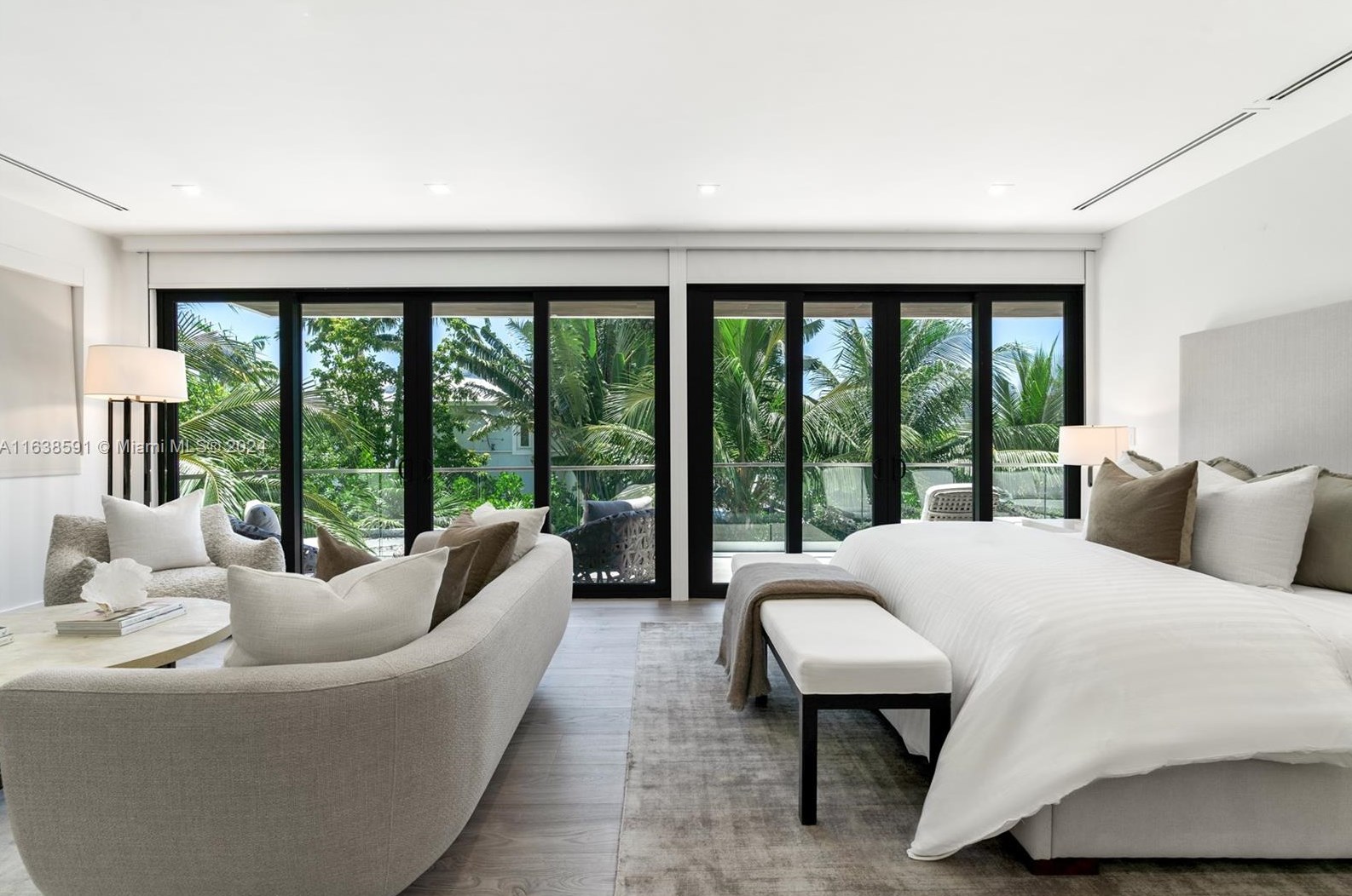 4489 Michigan Ave, Miami Beach FL  33139-6013 exterior