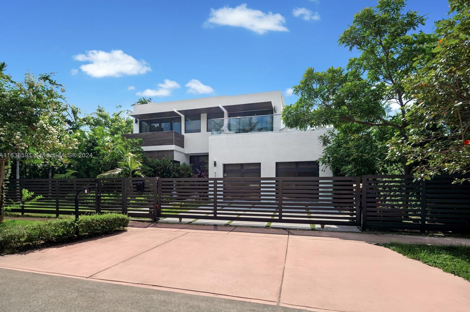 4489 Michigan Ave, Miami Beach FL  33139-6013 exterior