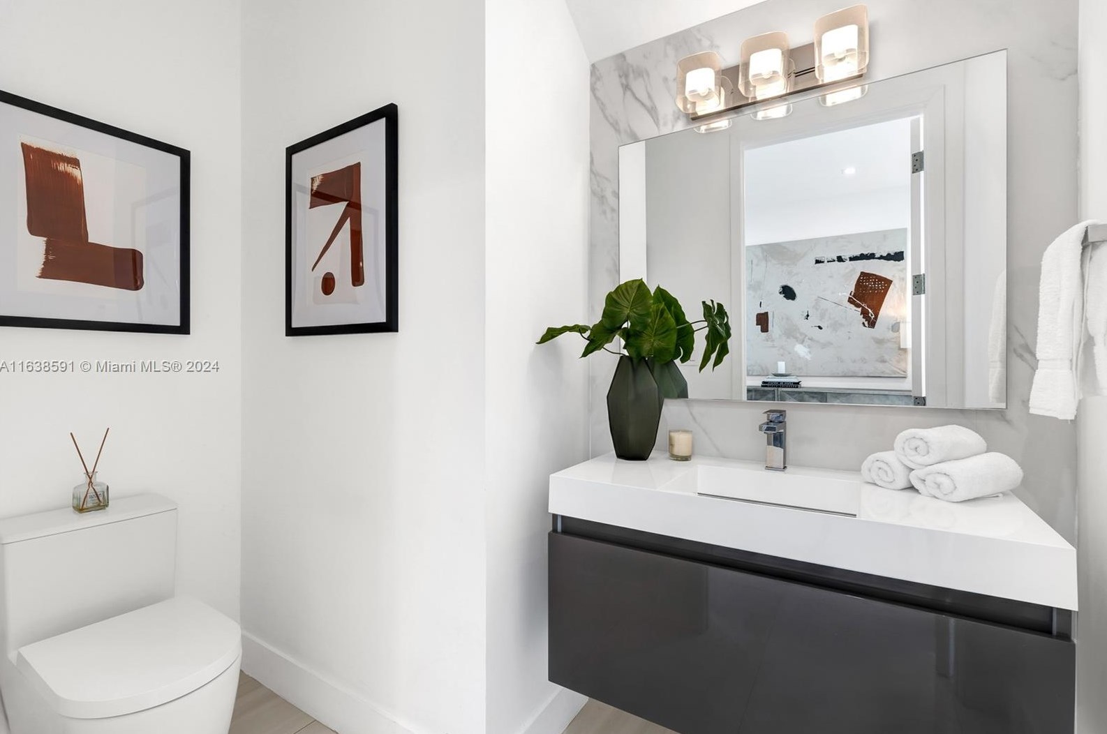 4489 Michigan Ave, Miami Beach FL  33139-6013 exterior