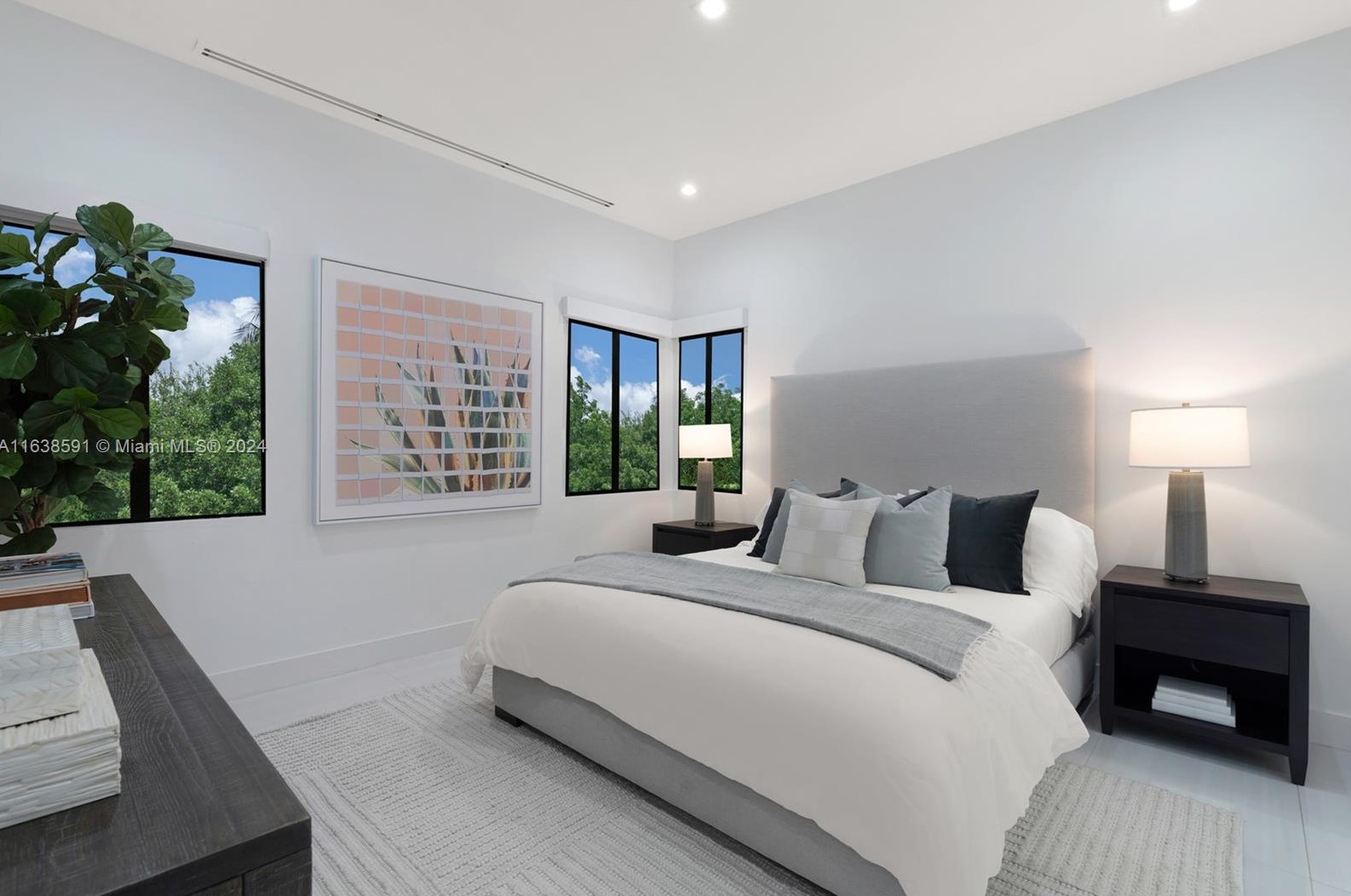 4489 Michigan Ave, Miami Beach FL  33139-6013 exterior