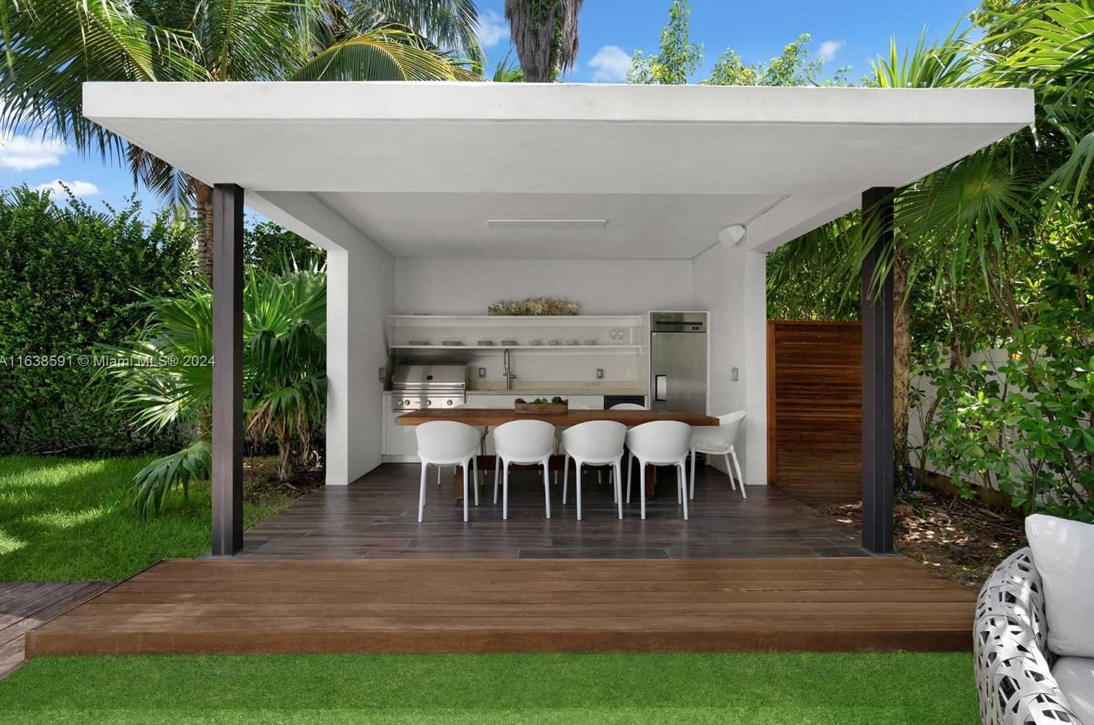 4489 Michigan Ave, Miami Beach FL  33139-6013 exterior