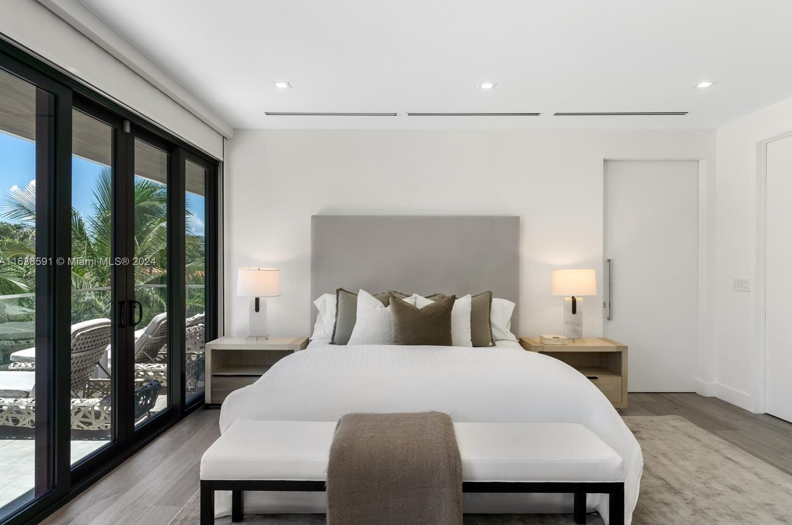 4489 Michigan Ave, Miami Beach FL  33139-6013 exterior