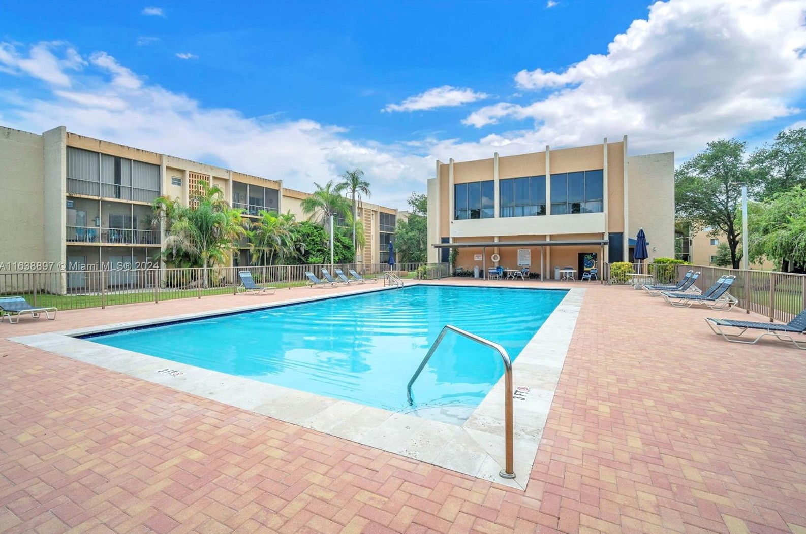 8401 107th Ave, Miami FL  33173-4392 exterior