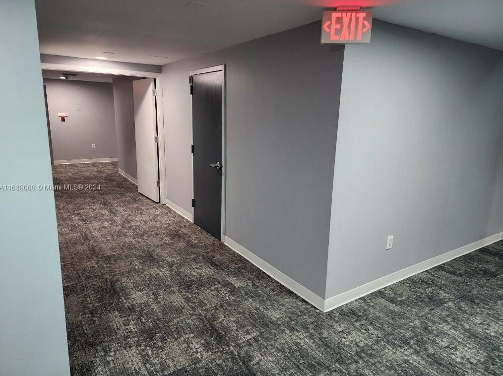 20100 Country Club Dr, Miami FL  33180-1672 exterior