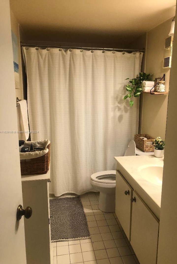 8811 132nd Pl, Miami FL 33186-1632 exterior