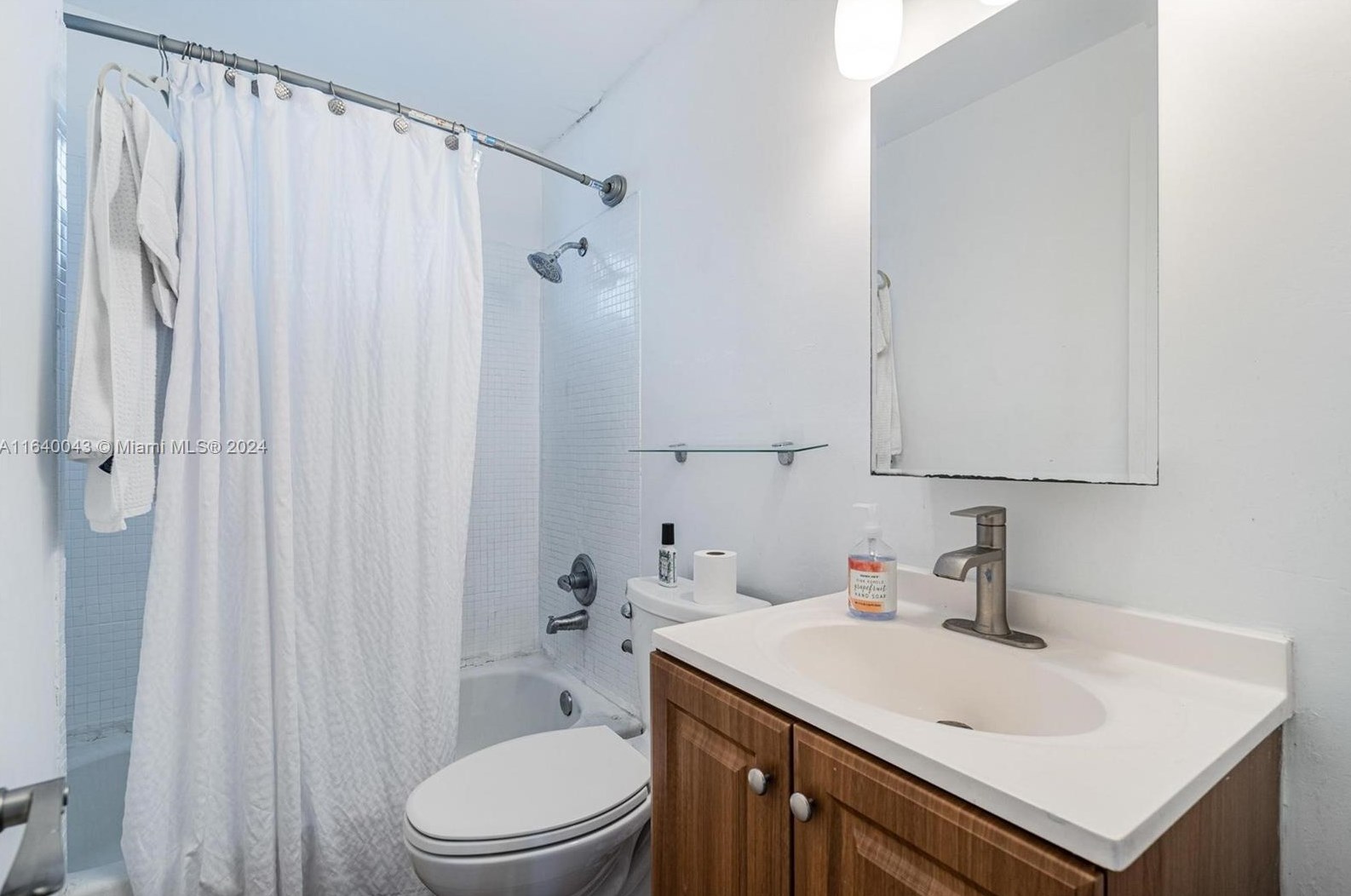 300 74th St, Miami FL 33141-2742 exterior