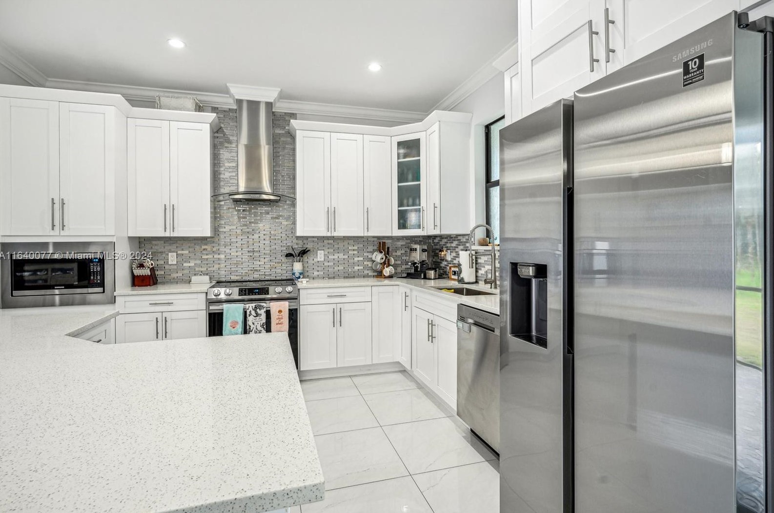 2829 18 Ave, Naples FL 34120-4524 exterior