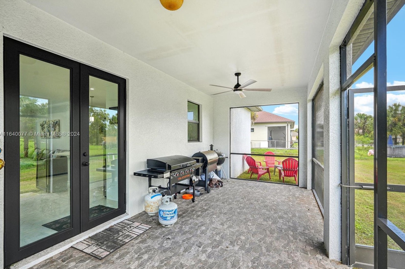 2829 18 Ave, Naples FL 34120-4524 exterior