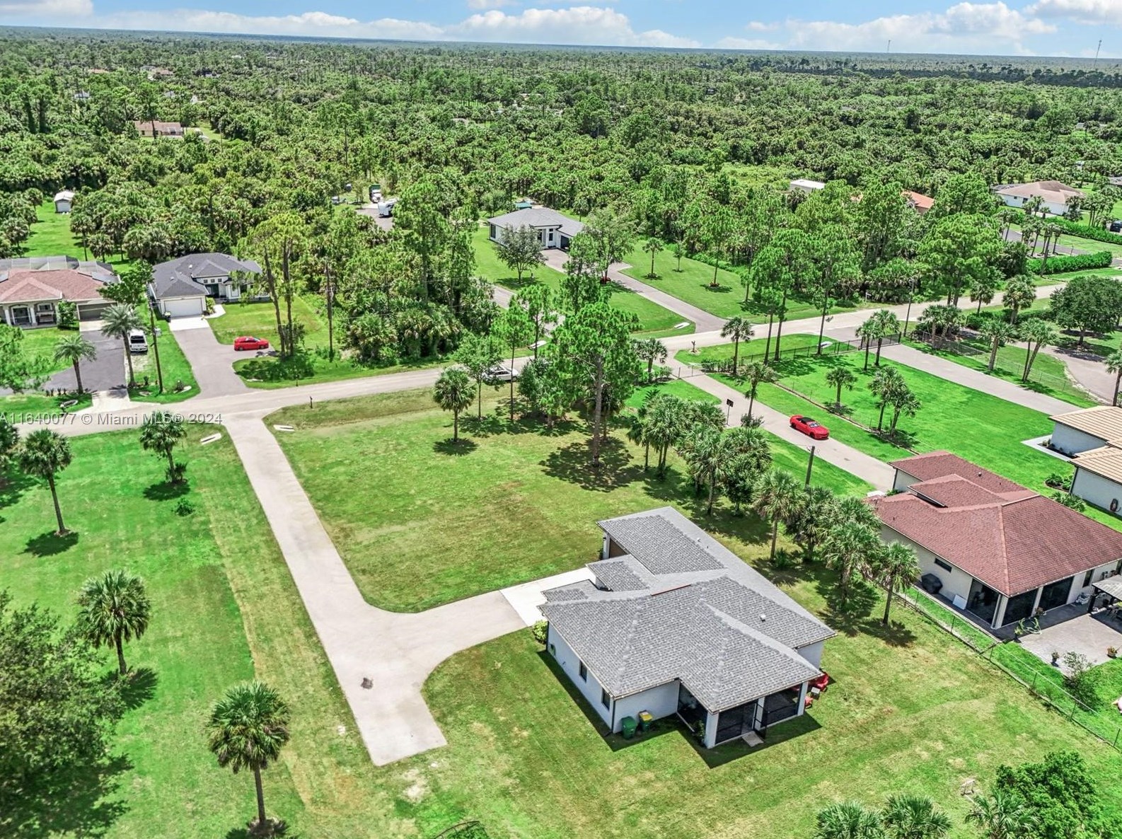 2829 18 Ave, Naples FL 34120-4524 exterior